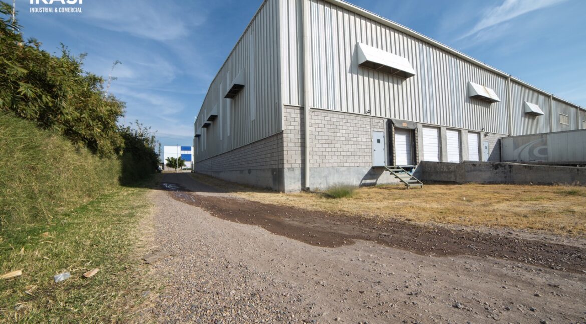 42 acceso a patio de tamaño grande