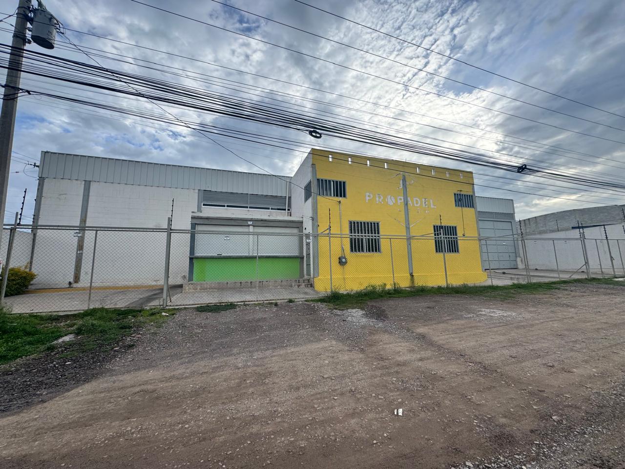 Bodega Comercial en Renta en Blvd San Juan Bosco – 1300 m2